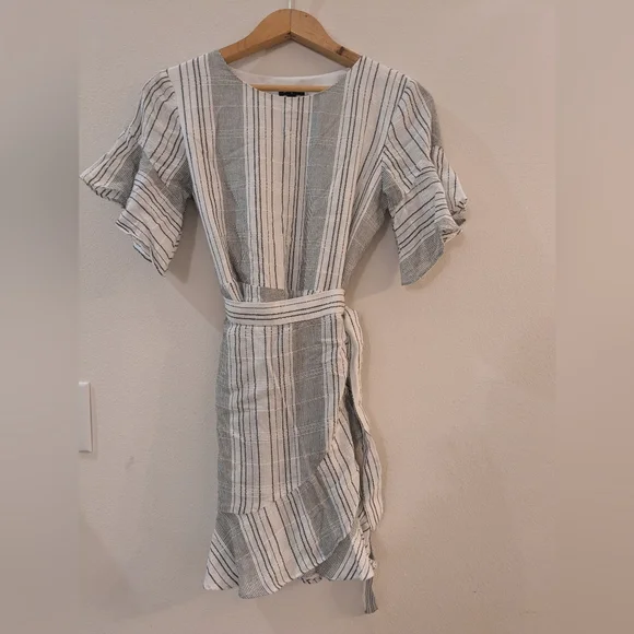 Express cotton wrap dress size medium - Picture 1 of 5